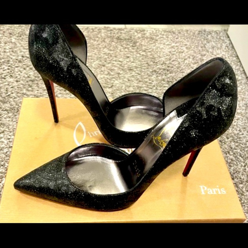 authentic Christian Louboutin size 40. Box,dust bag included excellent condition